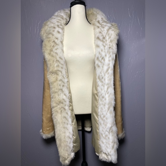 Terry Lewis Classic Luxuries Jackets & Blazers - Terry Lewis Vintage Classic Luxury Faux Fur Coat